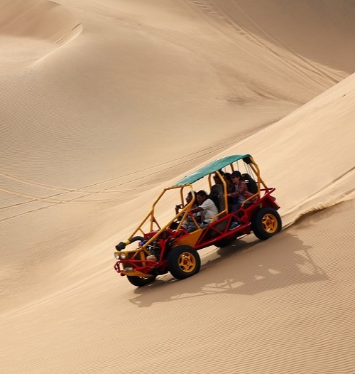 Huacachina sand buggy