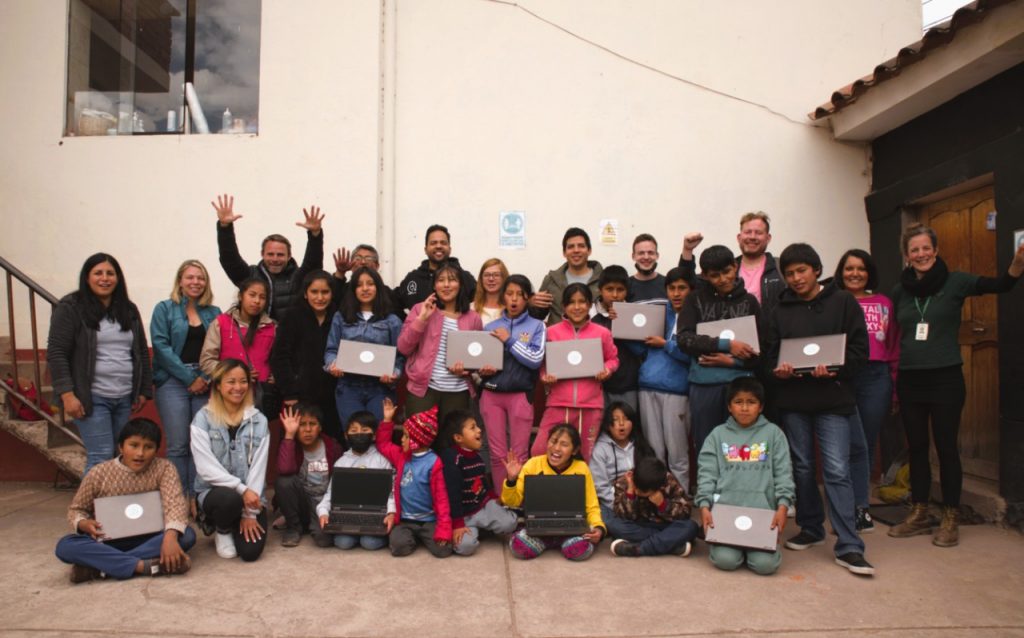 Donacion de Laptop, guru explorers